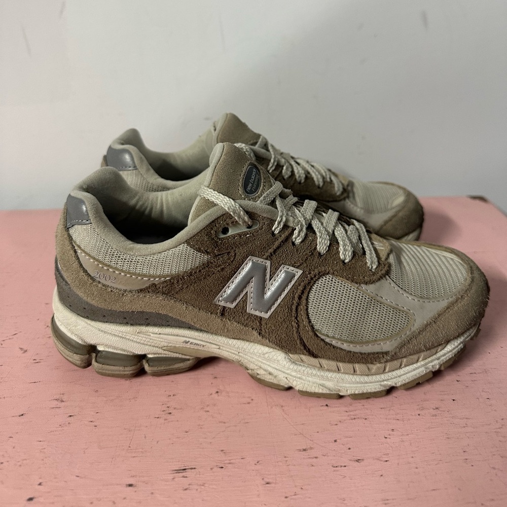 Men's New Balance 2002R Sneakers M2002RSI Driftwood/Sandstone Mens 5